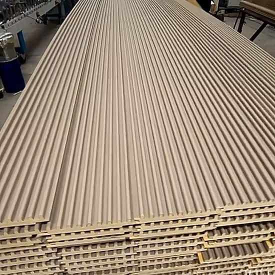 Basic Customizafinished Massivholz MDF PVC Laminierung Schaukel Vorgehängte Holzschiebetür Innen WPC Glas Französischer Falteingang Badezimmer Schlafzimmertür Design